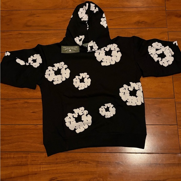 Denim tears I have 3 willing to sell as bulk for 200$or each for 85$ firm